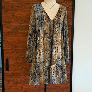 Nwot PEACH LOVE adorable reptile print,chiffon dress/tunic. Fully lined. Sz L